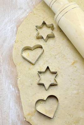 Magrudy.com - Making Cookies with Heart and Star Cookie